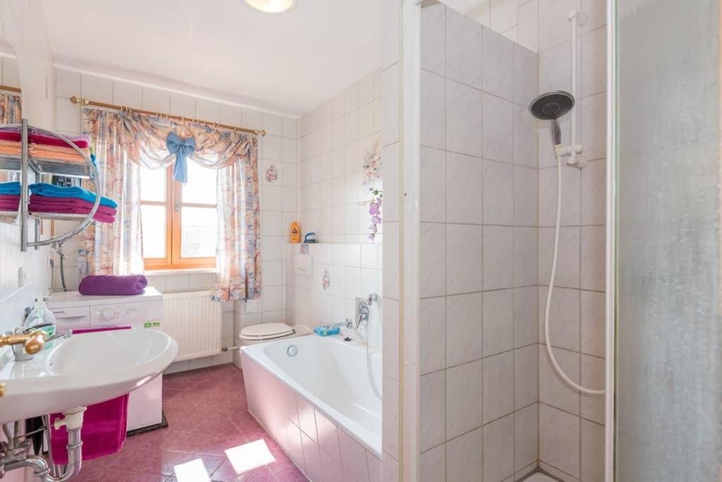 Bergmann Apartamento Burgkirchen an der Alz Exterior foto